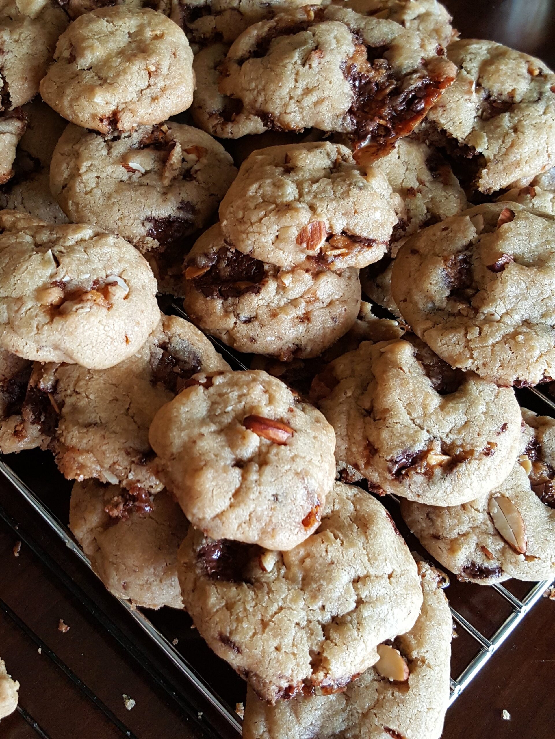 Browned Butter Chocolate Chip Toffee Cookies – Olive Us Oils